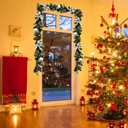 Costway Guirnalda de Navidad de Pino Iluminada 270 cm Guirnalda Artificial con 50 Luces LED Piñas Pelotas Plateadas y Hojas Decorativa con Temporizador