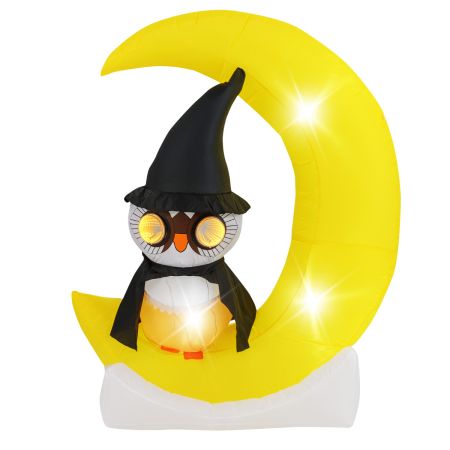 búho de Halloween en la luna